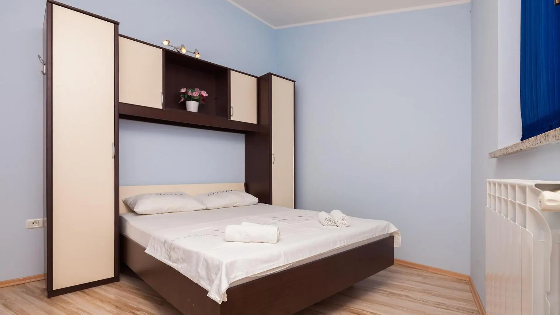 Ferienhaus Mirjana Mit Eingezaeuntem Garten Banjole Holiday home