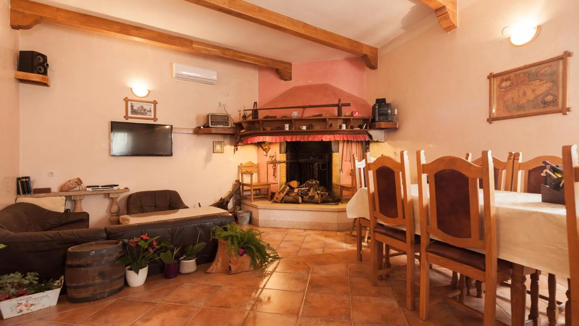 Ferienhaus Mirjana Mit Eingezaeuntem Garten Banjole Holiday home