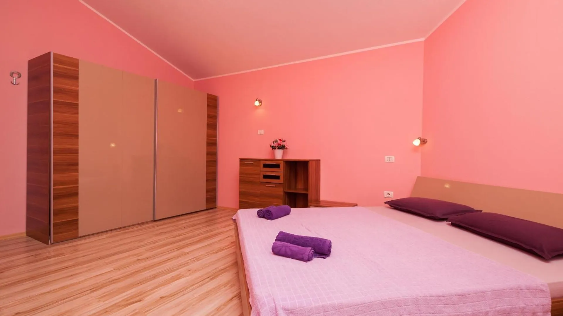 Ferienhaus Mirjana Mit Eingezaeuntem Garten Banjole Holiday home
